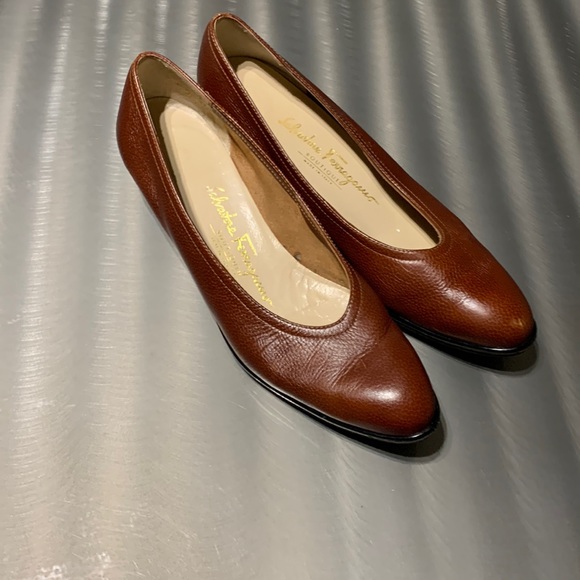 Salvatore Ferragamo Cognac Brown Pebbled Leather Flat Size 9 - Picture 2 of 11